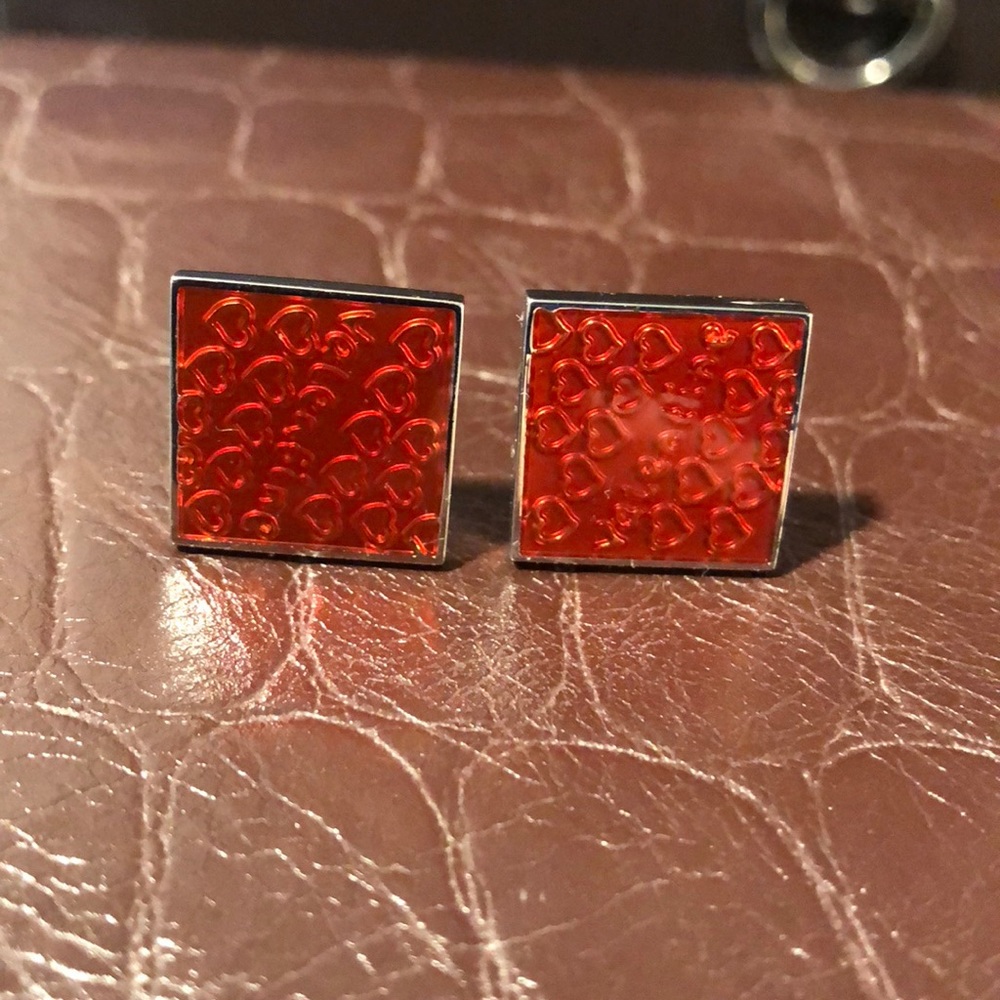 Heart cuff links